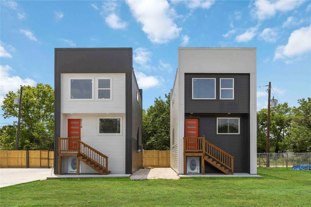 2110 Des Chaumes Street, Houston, TX 77026