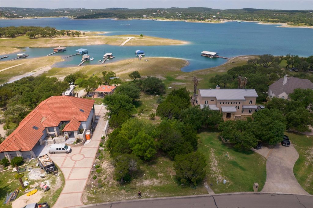 518 Deckhouse DR, Lago Vista, TX 78645