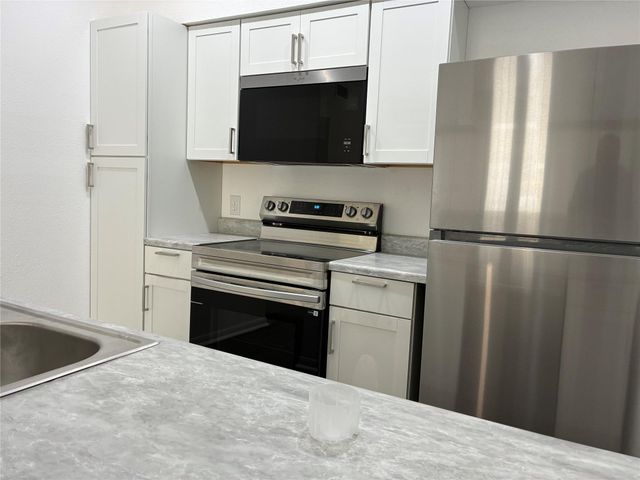 2121 El Paseo Street 1807, Houston, TX 77054