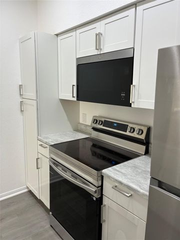 2121 El Paseo Street 1807, Houston, TX 77054