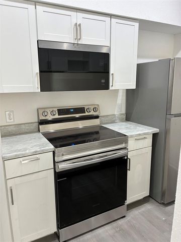 2121 El Paseo Street 1807, Houston, TX 77054
