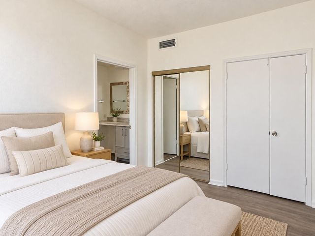 2121 El Paseo Street 1807, Houston, TX 77054