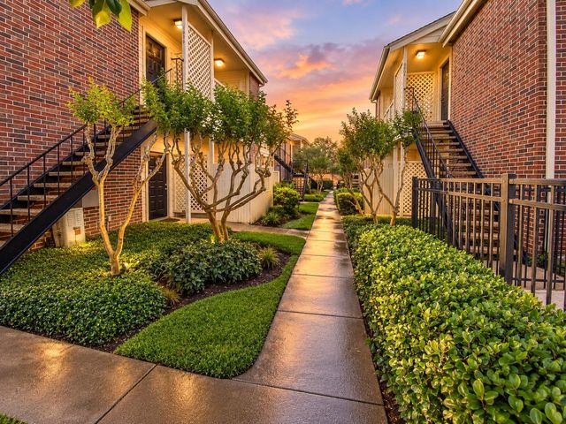 2121 El Paseo Street 1807, Houston, TX 77054