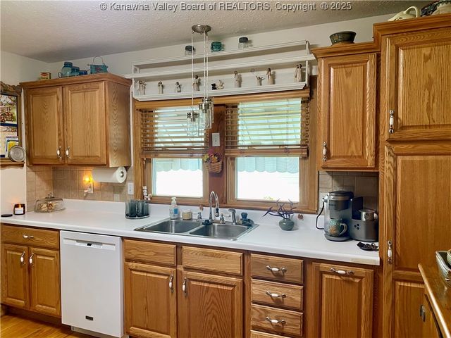 301 6th Street, Ripley, WV 25271