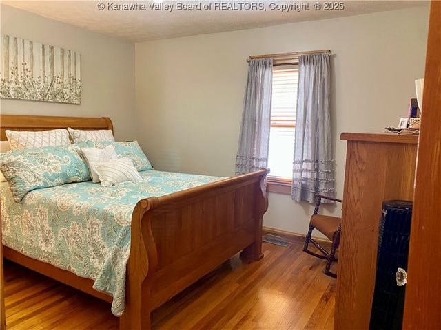 301 6th Street, Ripley, WV 25271