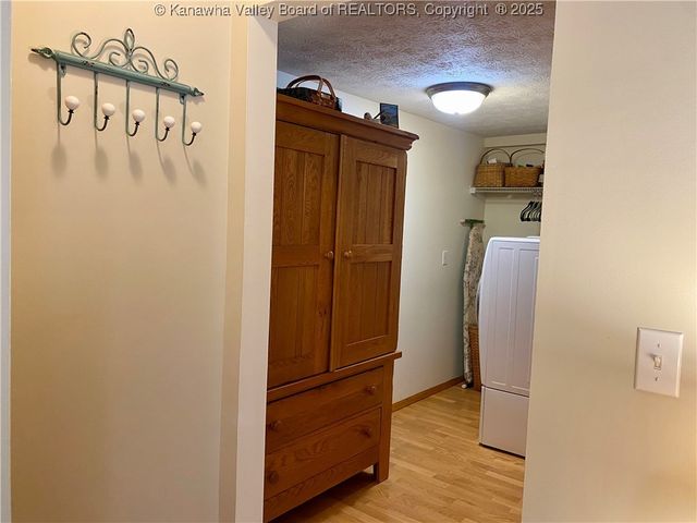 301 6th Street, Ripley, WV 25271