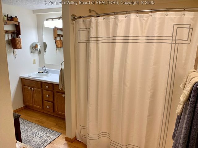 301 6th Street, Ripley, WV 25271