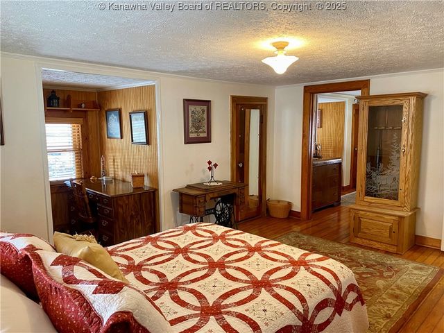 301 6th Street, Ripley, WV 25271