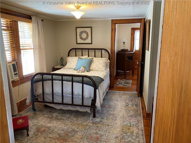 301 6th Street, Ripley, WV 25271