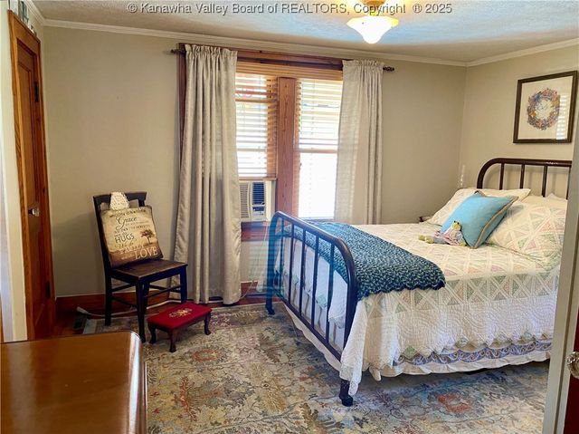 301 6th Street, Ripley, WV 25271