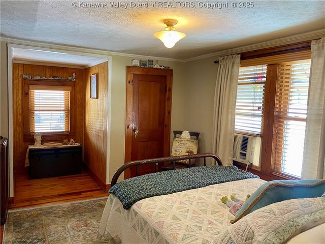 301 6th Street, Ripley, WV 25271