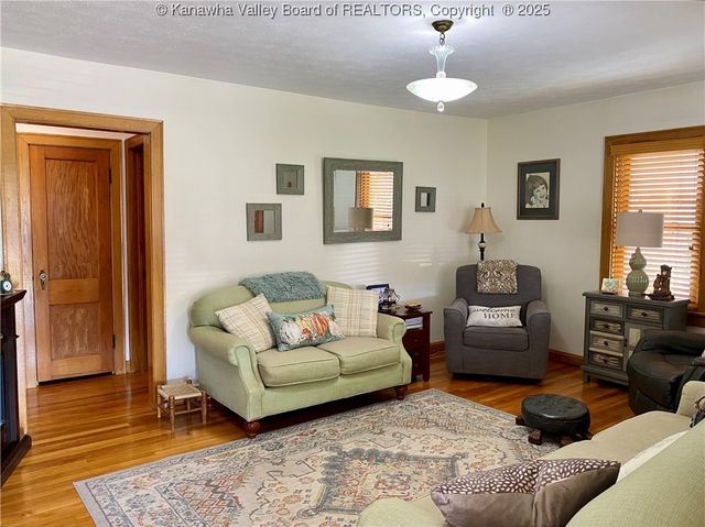 301 6th Street, Ripley, WV 25271