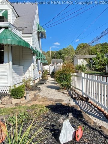 301 6th Street, Ripley, WV 25271