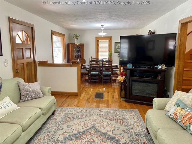 301 6th Street, Ripley, WV 25271