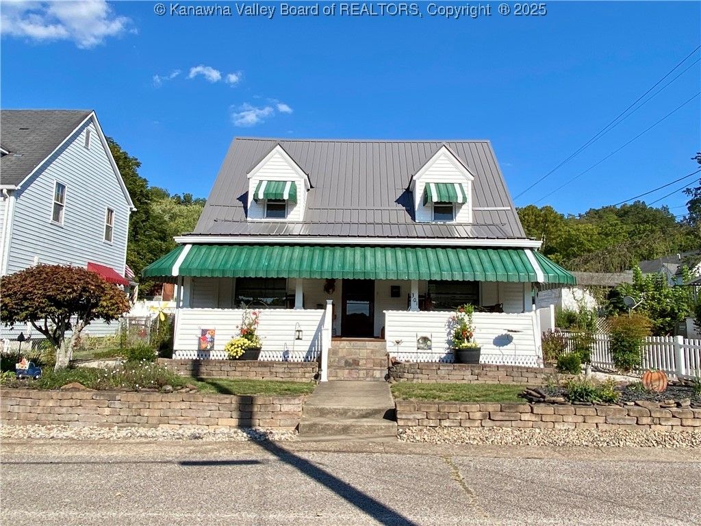 301 6th Street, Ripley, WV 25271