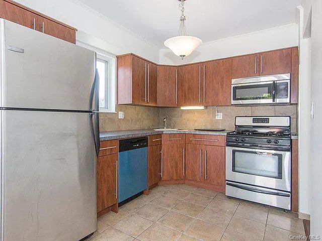 6113 170th Street, Fresh Meadows, NY 11365