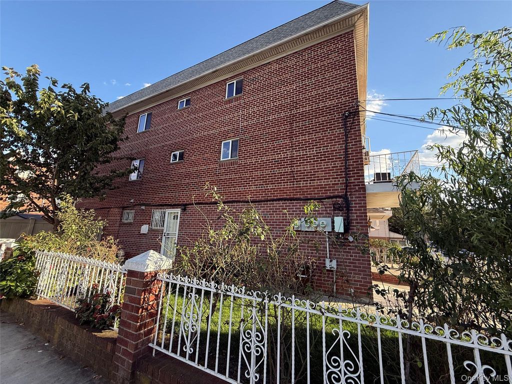 6113 170th Street, Fresh Meadows, NY 11365 — photo 2