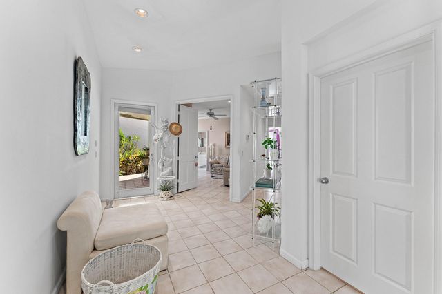 5195 NW 25th Way, Boca Raton, FL 33496