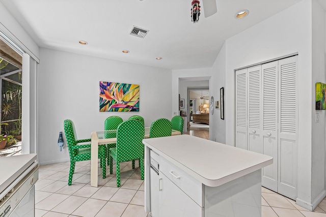 5195 NW 25th Way, Boca Raton, FL 33496