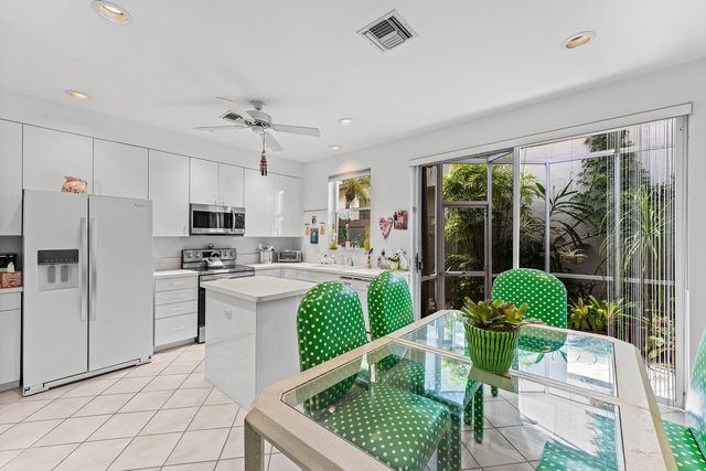 5195 NW 25th Way, Boca Raton, FL 33496