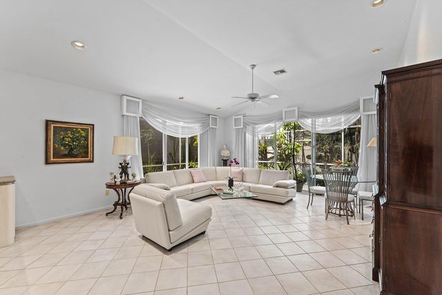 5195 NW 25th Way, Boca Raton, FL 33496