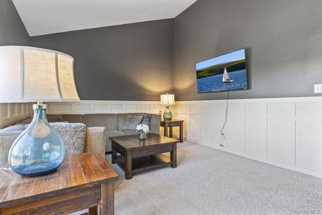 11 Dennard Road, Hauppauge, NY 11788