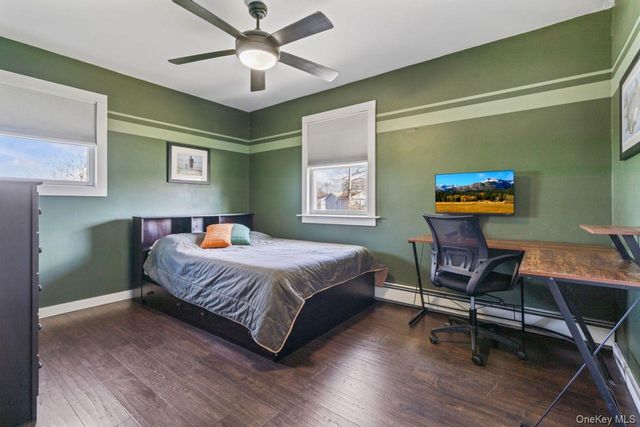 11 Dennard Road, Hauppauge, NY 11788