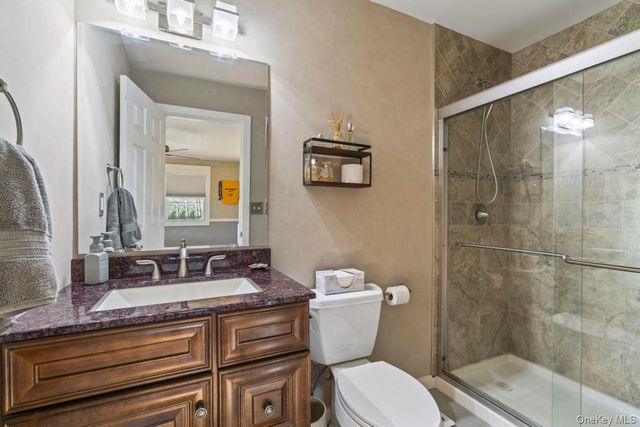 11 Dennard Road, Hauppauge, NY 11788