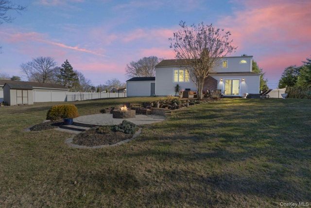 11 Dennard Road, Hauppauge, NY 11788