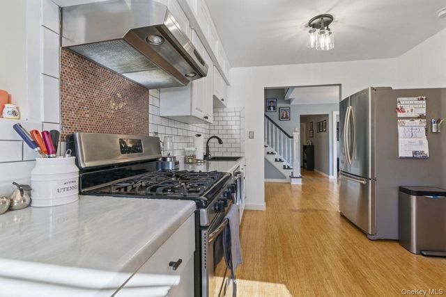 11 Dennard Road, Hauppauge, NY 11788