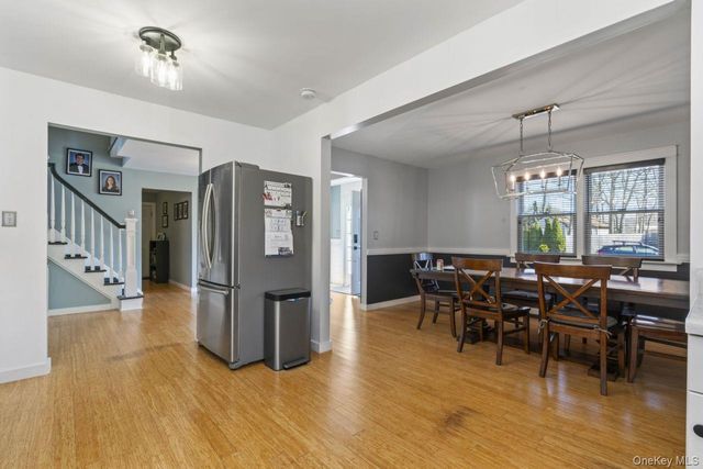 11 Dennard Road, Hauppauge, NY 11788