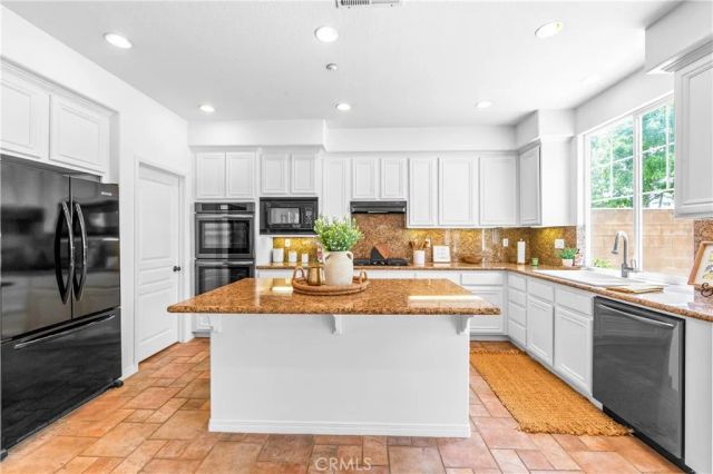 20851 Cabrillo Lane, Huntington Beach, CA 92646