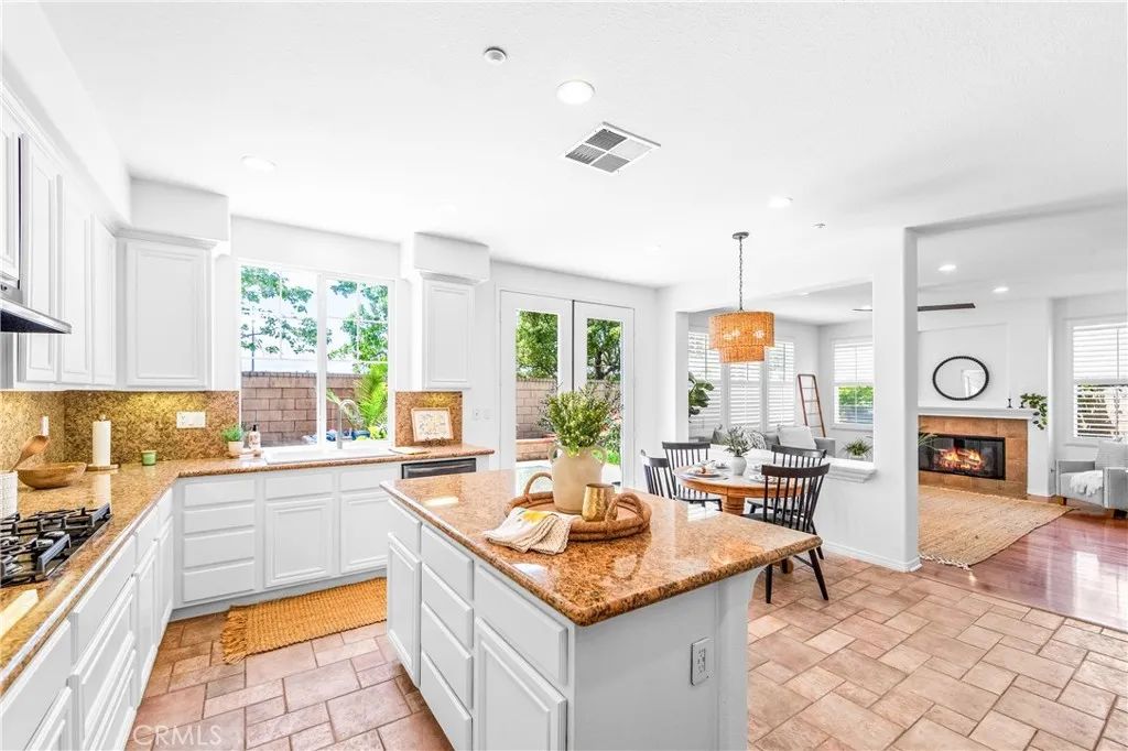 20851 Cabrillo Lane, Huntington Beach, CA 92646