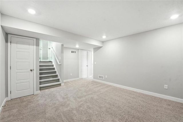 19710 W 195th Place, Spring Hill, KS 66083