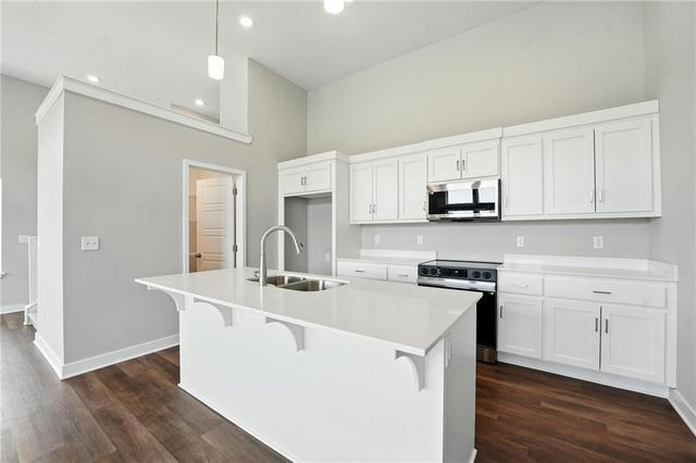 19710 W 195th Place, Spring Hill, KS 66083