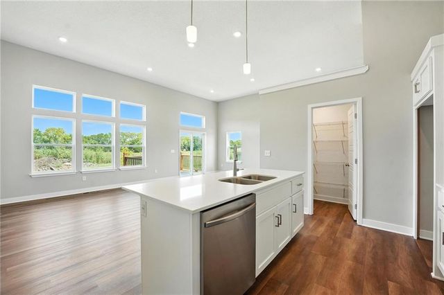 19710 W 195th Place, Spring Hill, KS 66083