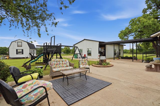 2182 Sunflower Road, Paradise, TX 76073