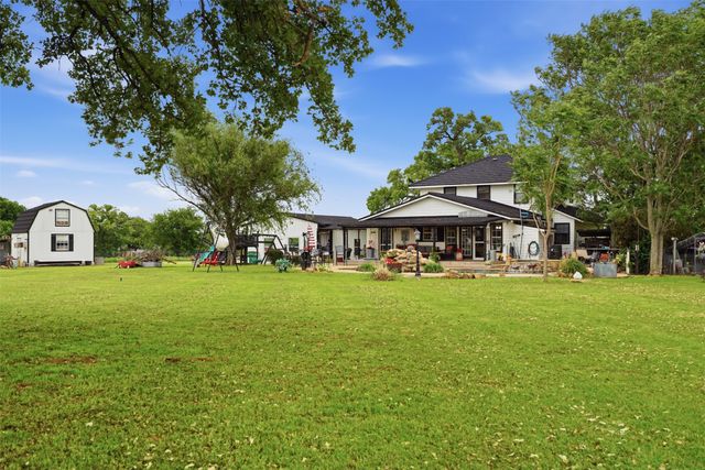 2182 Sunflower Road, Paradise, TX 76073
