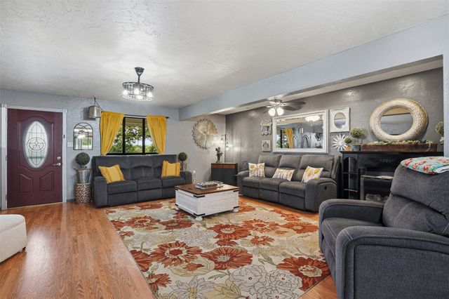 2182 Sunflower Road, Paradise, TX 76073