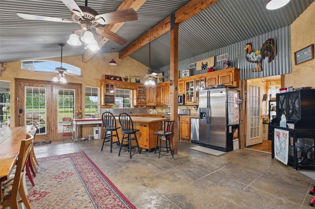 2182 Sunflower Road, Paradise, TX 76073