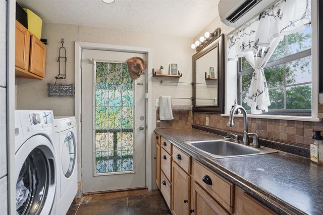 2182 Sunflower Road, Paradise, TX 76073