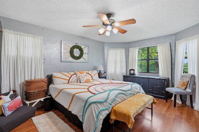2182 Sunflower Road, Paradise, TX 76073