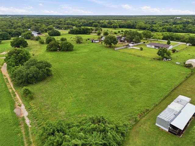 2182 Sunflower Road, Paradise, TX 76073