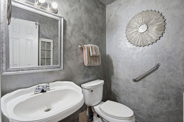2182 Sunflower Road, Paradise, TX 76073