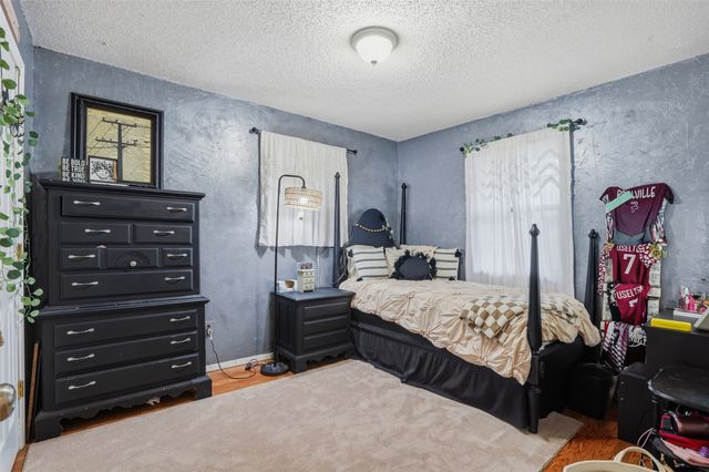 2182 Sunflower Road, Paradise, TX 76073