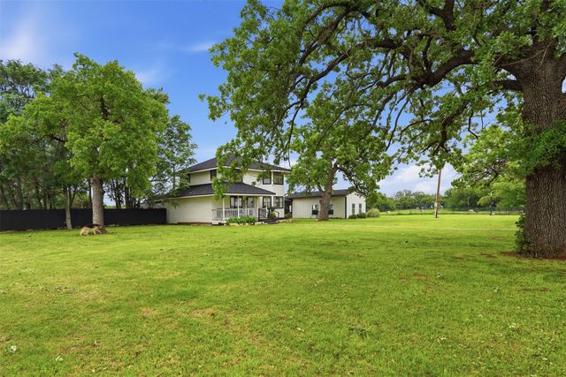 2182 Sunflower Road, Paradise, TX 76073