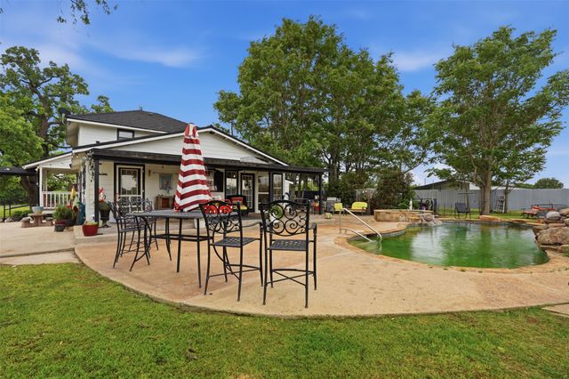 2182 Sunflower Road, Paradise, TX 76073