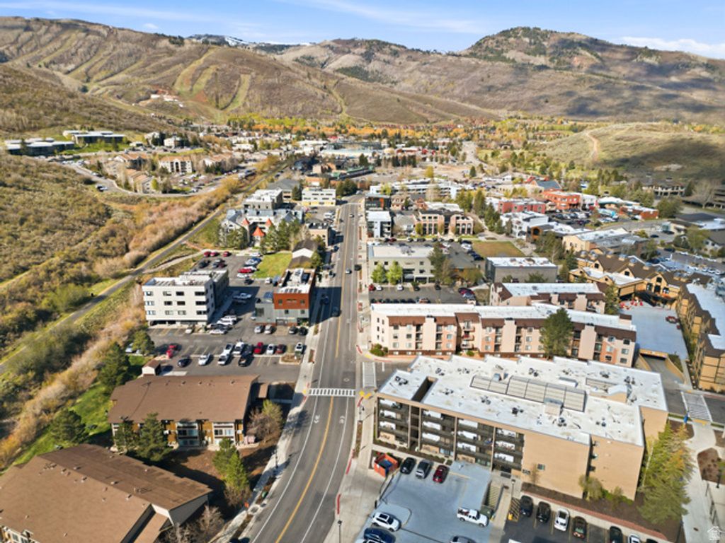 Image 2 of property listing at 1940 PROSPECTOR AVE #423, Park City, UT 84060