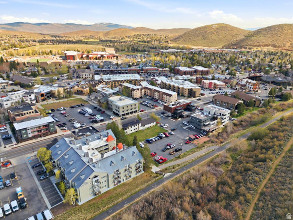 Image 3 of property listing at 1940 PROSPECTOR AVE #423, Park City, UT 84060