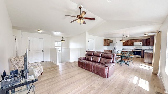 29 W MAGELLAN LN, Elk Ridge, UT 84651